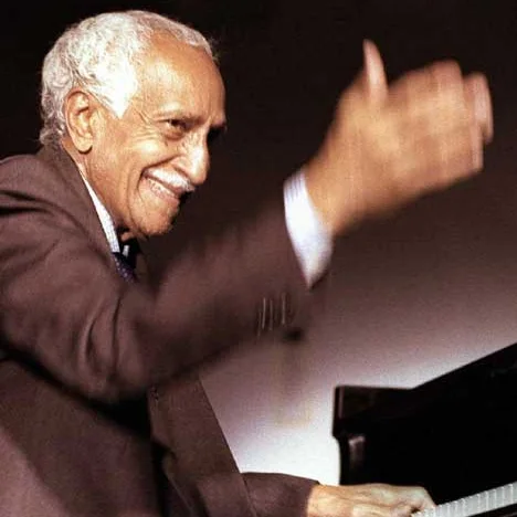Rubén González